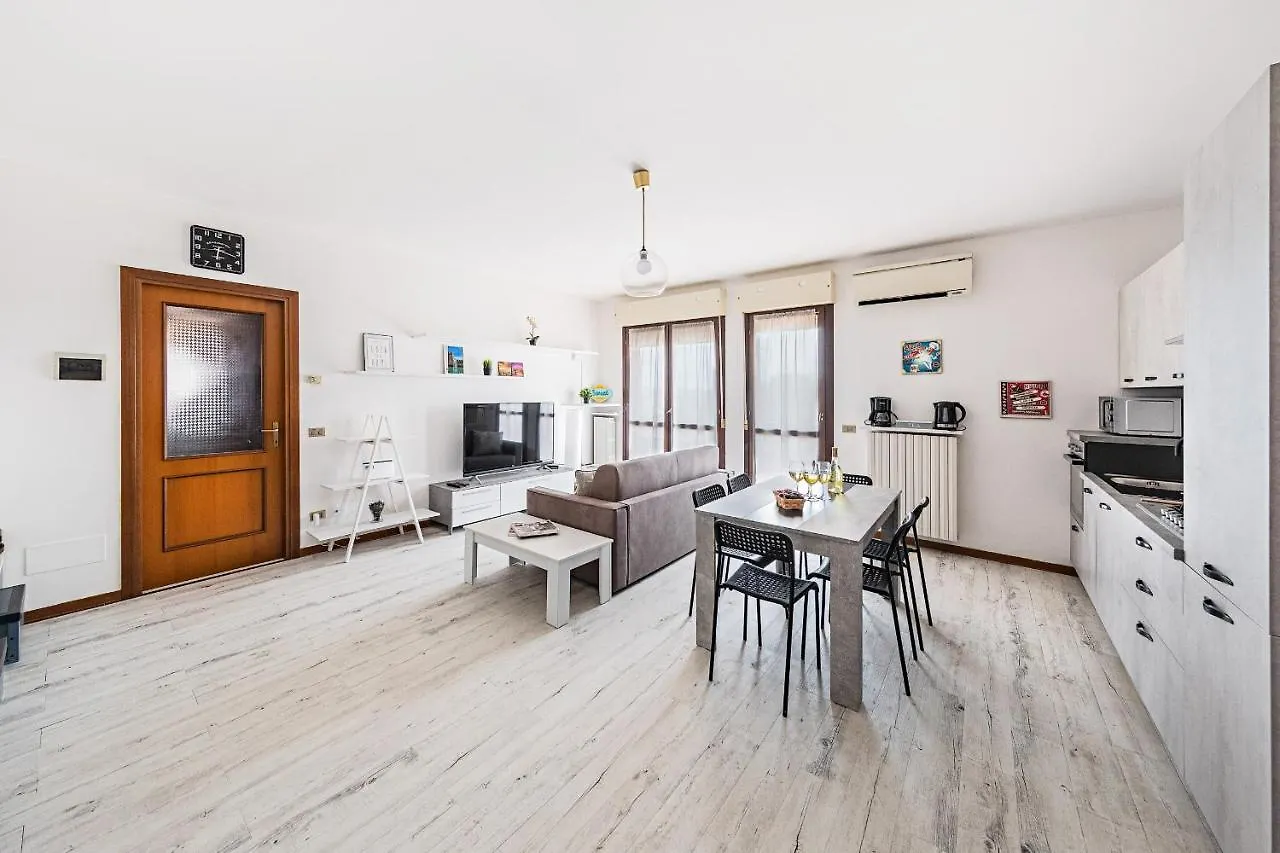 Le Primule F6 Con Piscina By Wonderful Italy Apartment Sirmione 0*,  Italy