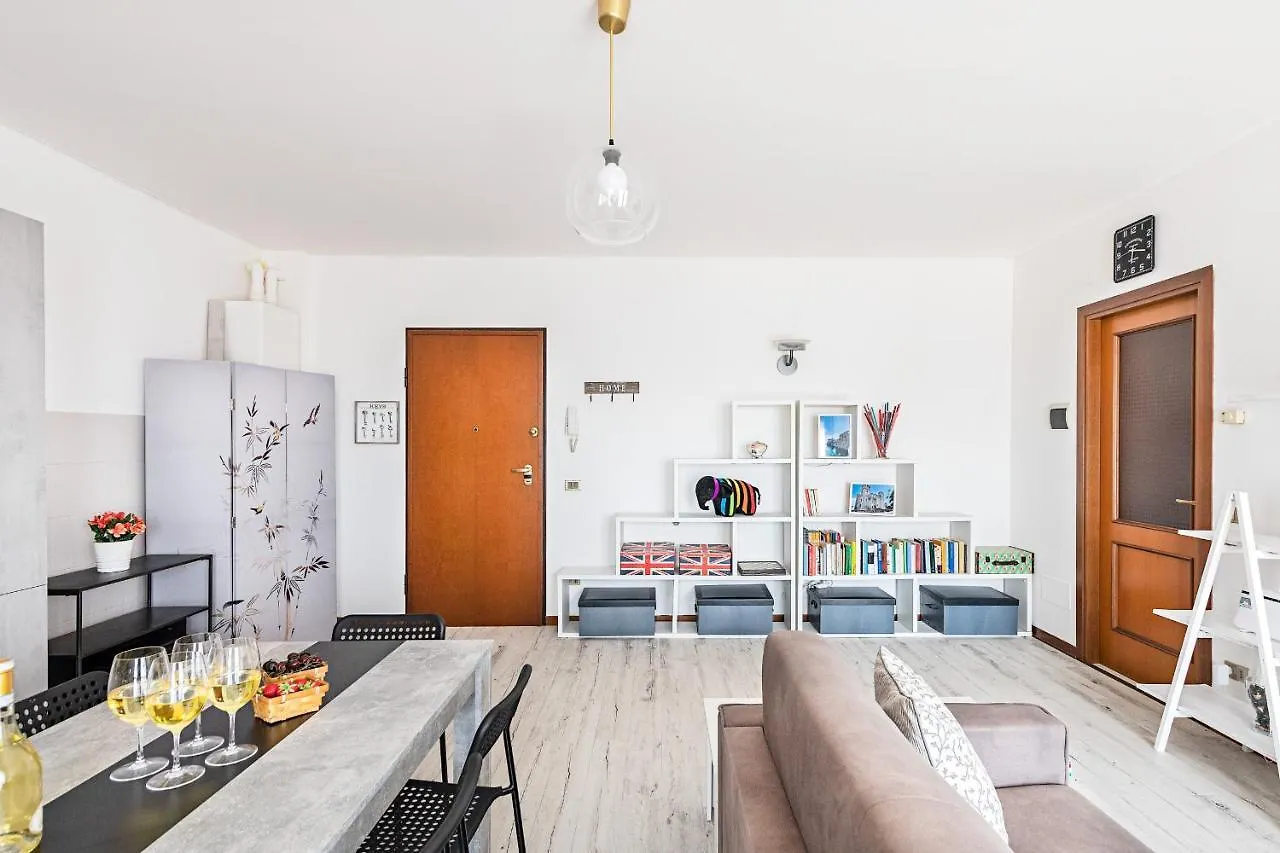 Appartamento Le Primule F6 con piscina by Wonderful Italy Sirmione